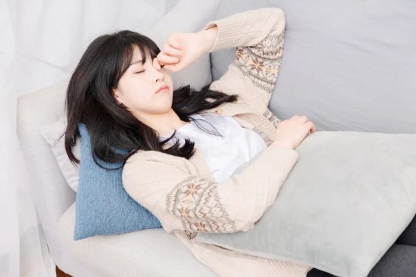 股票配资门户在线阅读 长期睡不够, 身体会发生哪些变化?